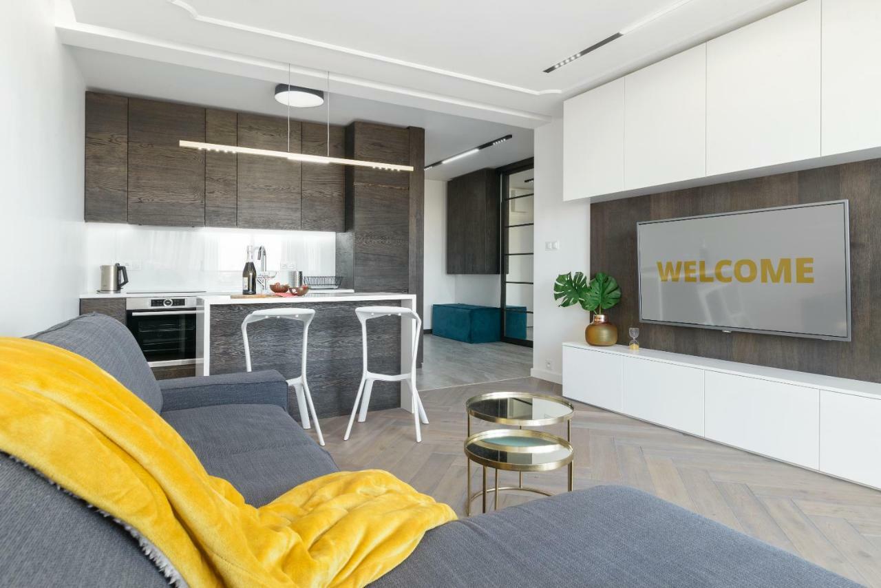 Perfectely Located With Free Parking Apartment