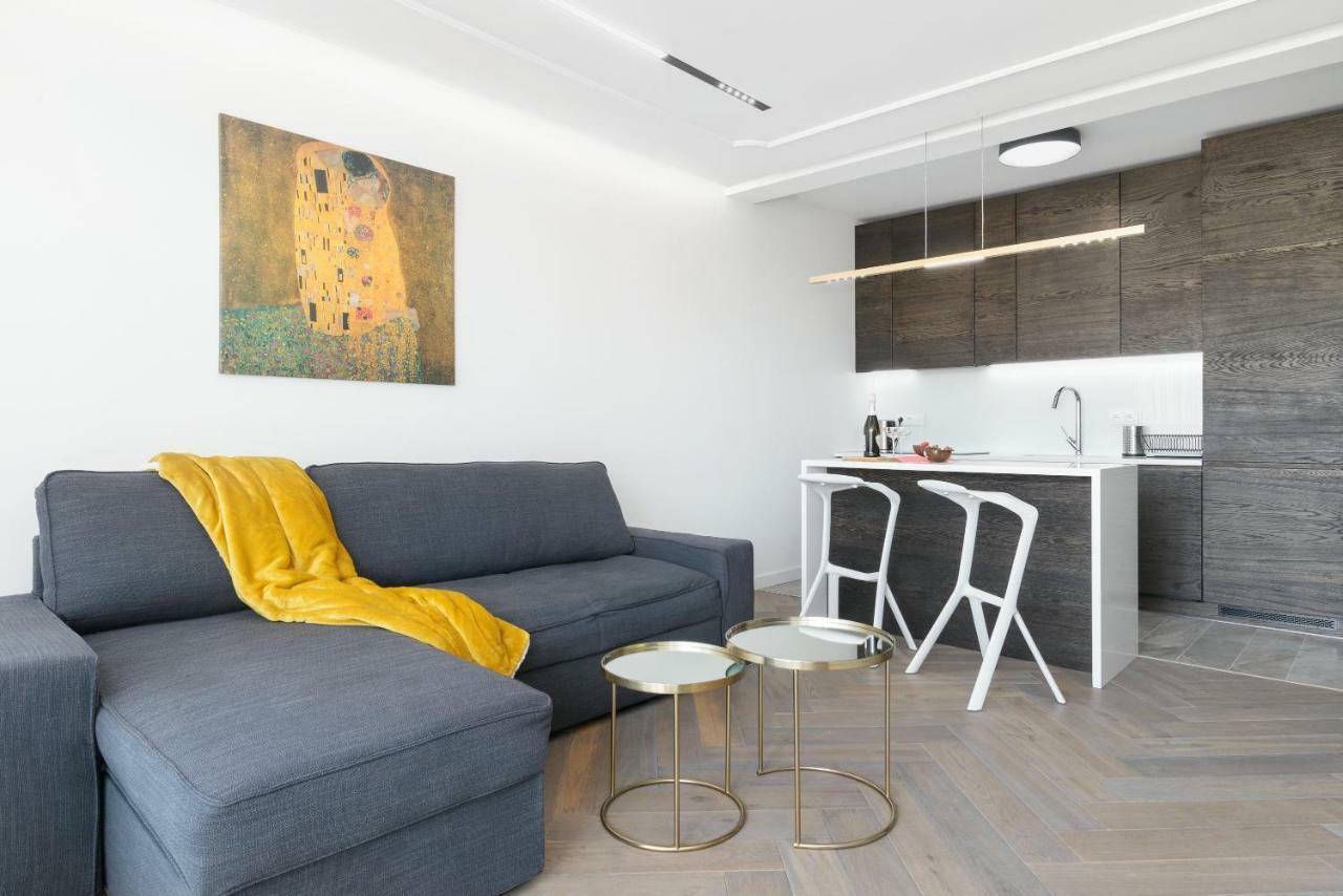 Perfectely Located With Free Parking Poznan